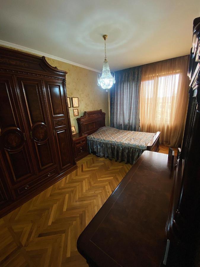 Большая Четырехкомнатная Квартира С Двумя Балконами У Моря В Центре Сухума,В Абхазии Sohum Dış mekan fotoğraf